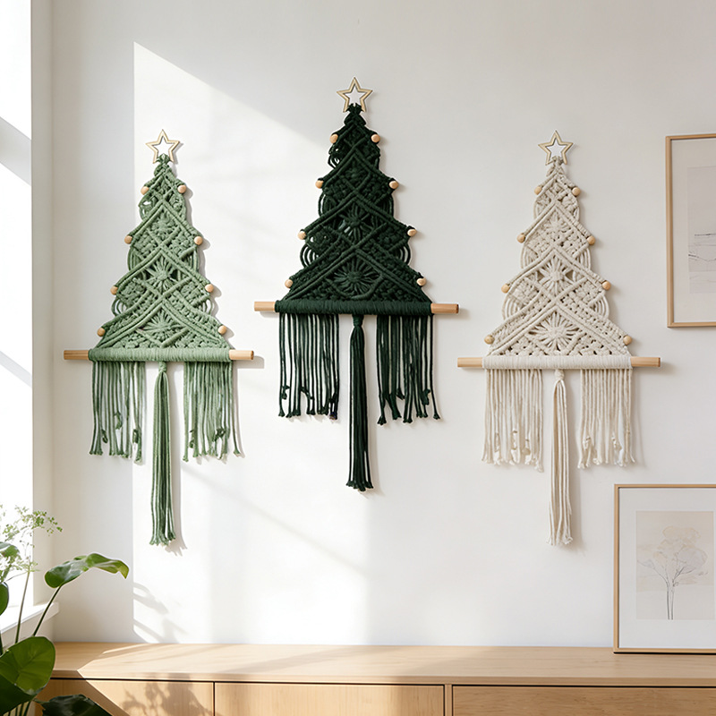 Macrame Wall Hanging - معلقة جدارية على شكل شجرة عيد